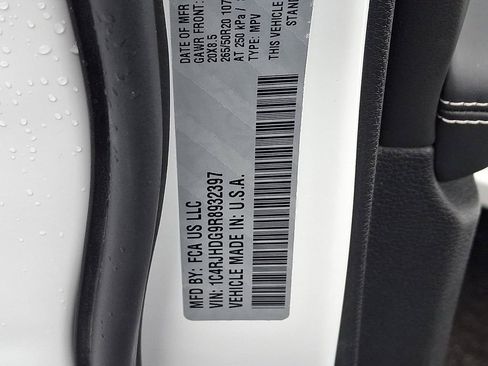 Used 2024 Jeep Grand Cherokee Overland w/ Trailer Tow Package image 27