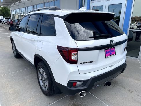Used 2023 Honda Passport TrailSport image 2