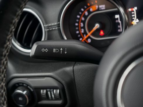 Used 2021 Jeep Wrangler Unlimited Sahara w/ LED Lighting Group image 20