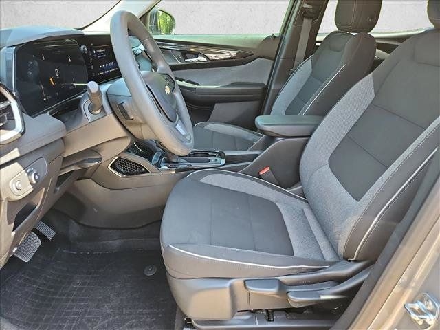 Used 2025 Chevrolet TrailBlazer LS w/ LS Convenience Package FWD image 15