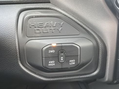 New 2026 RAM 2500 Laramie AWD/4WD image 36