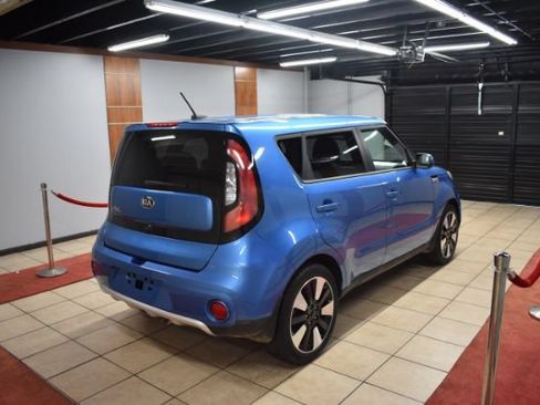 Used 2017 Kia Soul + w/ Designer's Package FWD image 5