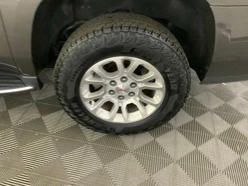 Used 2019 GMC Yukon XL SLT AWD/4WD image 39