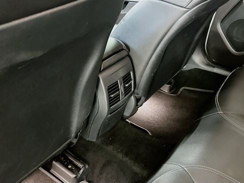 Used 2018 Mercedes-Benz GLA 250 4MATIC w/ Premium Package image 28