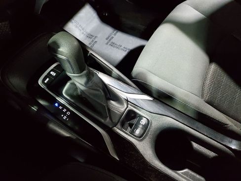 Used 2020 Toyota Corolla SE image 31