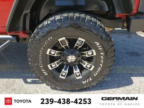 Used 2012 Jeep Wrangler Unlimited Rubicon w/ Dual Top Group image 12