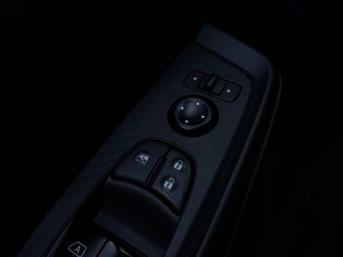 Used 2025 Nissan Sentra SV FWD image 22