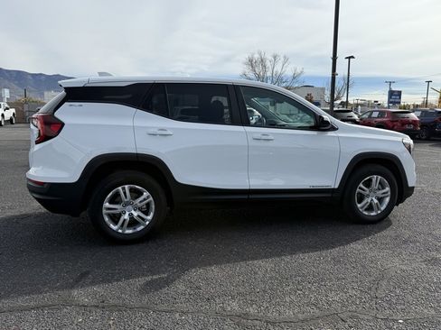 Used 2023 GMC Terrain SLE FWD image 4