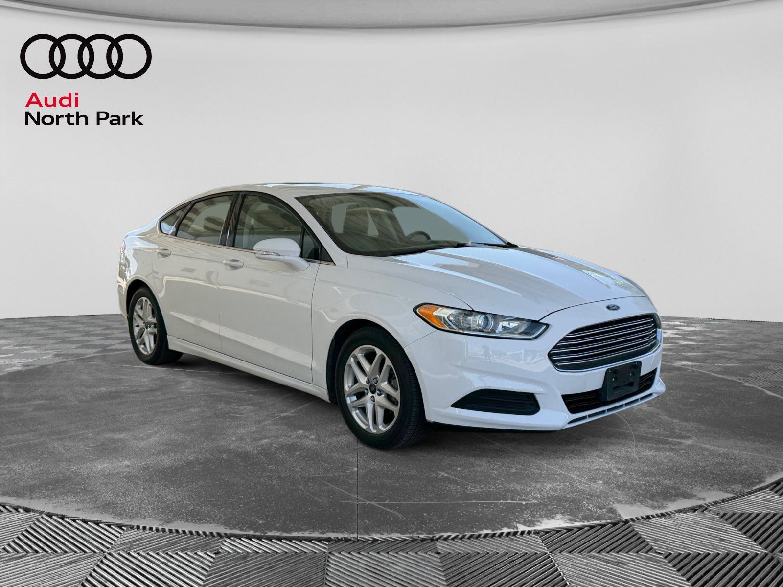 Used 2015 Ford Fusion SE FWD image 7