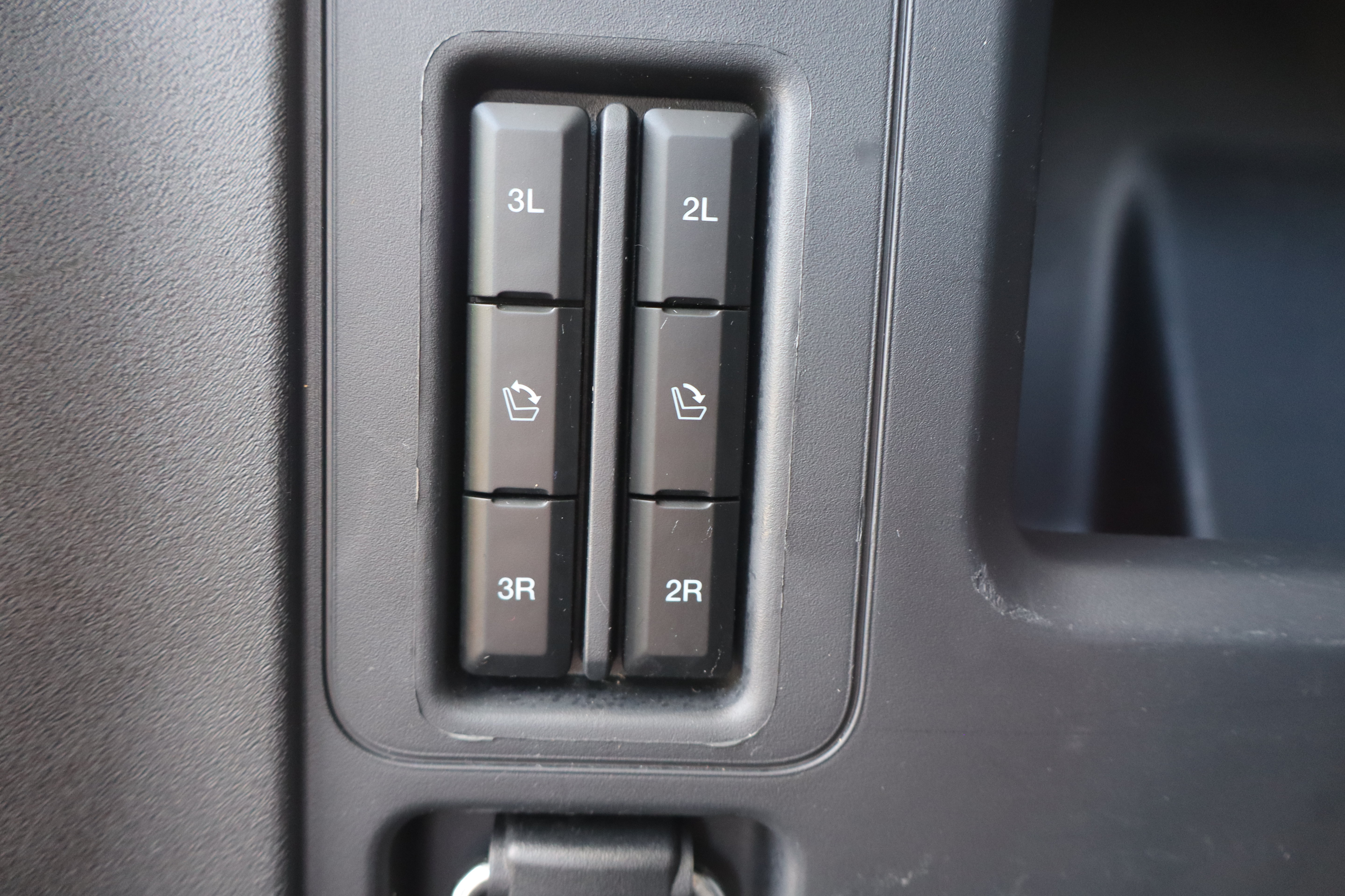 Used 2025 Ford Expedition Platinum AWD/4WD image 34