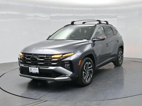 Used 2025 Hyundai Tucson Limited AWD/4WD image 56