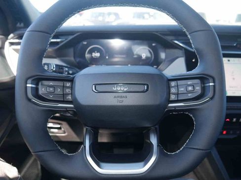 New 2026 Jeep Cherokee Limited image 32