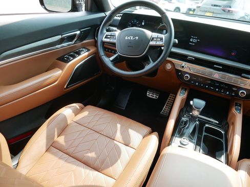 Certified 2025 Kia Telluride SX Prestige X-Line AWD/4WD image 9