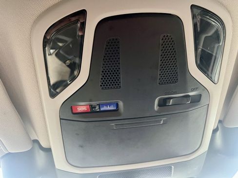 Used 2025 Subaru Outback Premium image 16