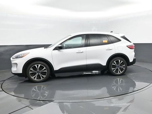 Used 2022 Ford Escape SE w/ SE Sport Appearance Package AWD/4WD image 5