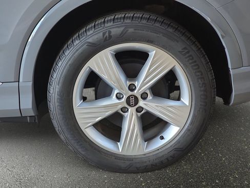 Used 2023 Audi Q4 e-tron Premium w/ Convenience Package AWD/4WD image 32