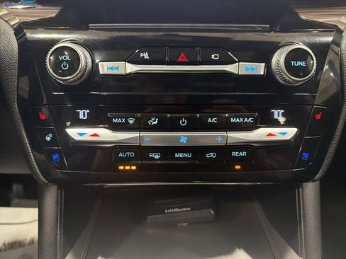 Used 2021 Ford Explorer Limited w/ Equipment Group 301A image 28