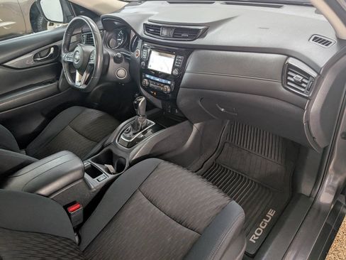 Used 2017 Nissan Rogue SV AWD/4WD image 23