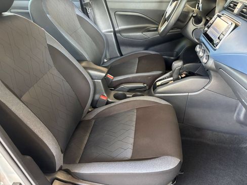 Used 2025 Nissan Versa SV FWD image 34