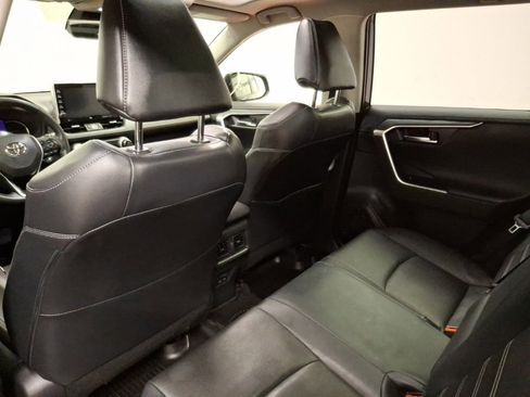 Used 2022 Toyota RAV4 Limited image 13