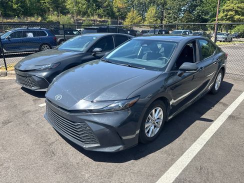 Used 2025 Toyota Camry LE w/ Convenience Package FWD image 2