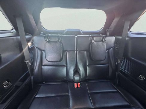 Used 2020 Ford Explorer XLT w/ Equipment Group 202A AWD/4WD image 17