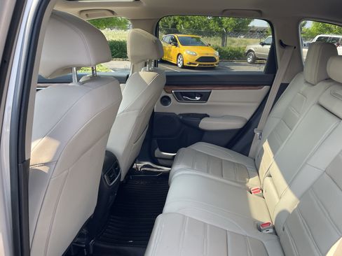 Used 2018 Honda CR-V Touring image 14