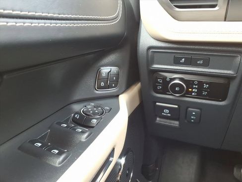 Used 2023 Ford Expedition Max Platinum image 16