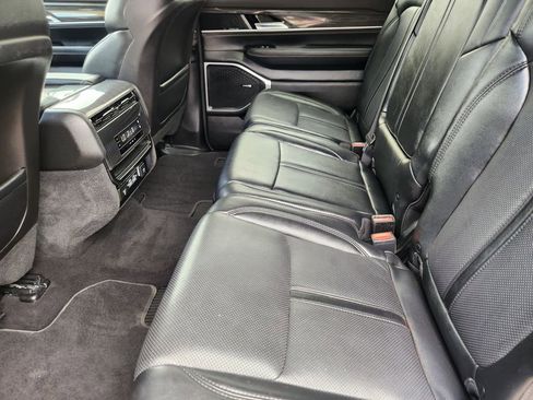 Used 2022 Jeep Wagoneer Series II AWD/4WD image 28
