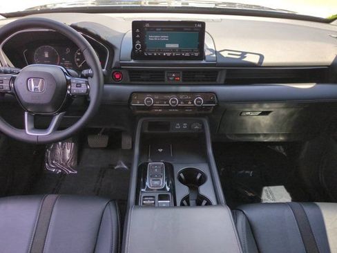 Used 2025 Honda Pilot EX-L image 14