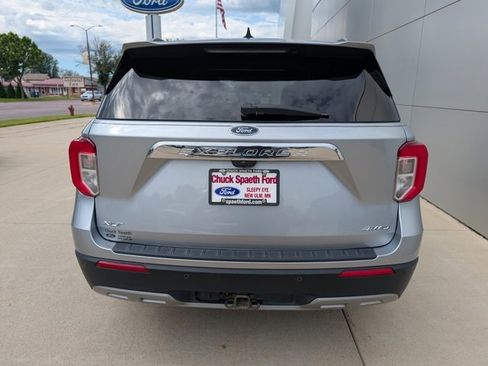 Certified 2022 Ford Explorer XLT w/ Equipment Group 202A image 4