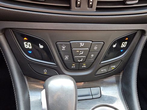 Used 2020 Buick Envision Essence w/ Experience Buick Package image 16