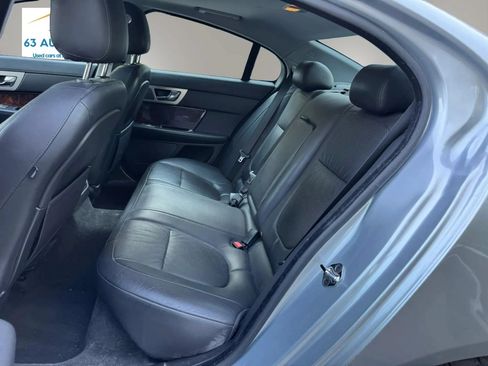Used 2011 Jaguar XF Premium RWD image 22