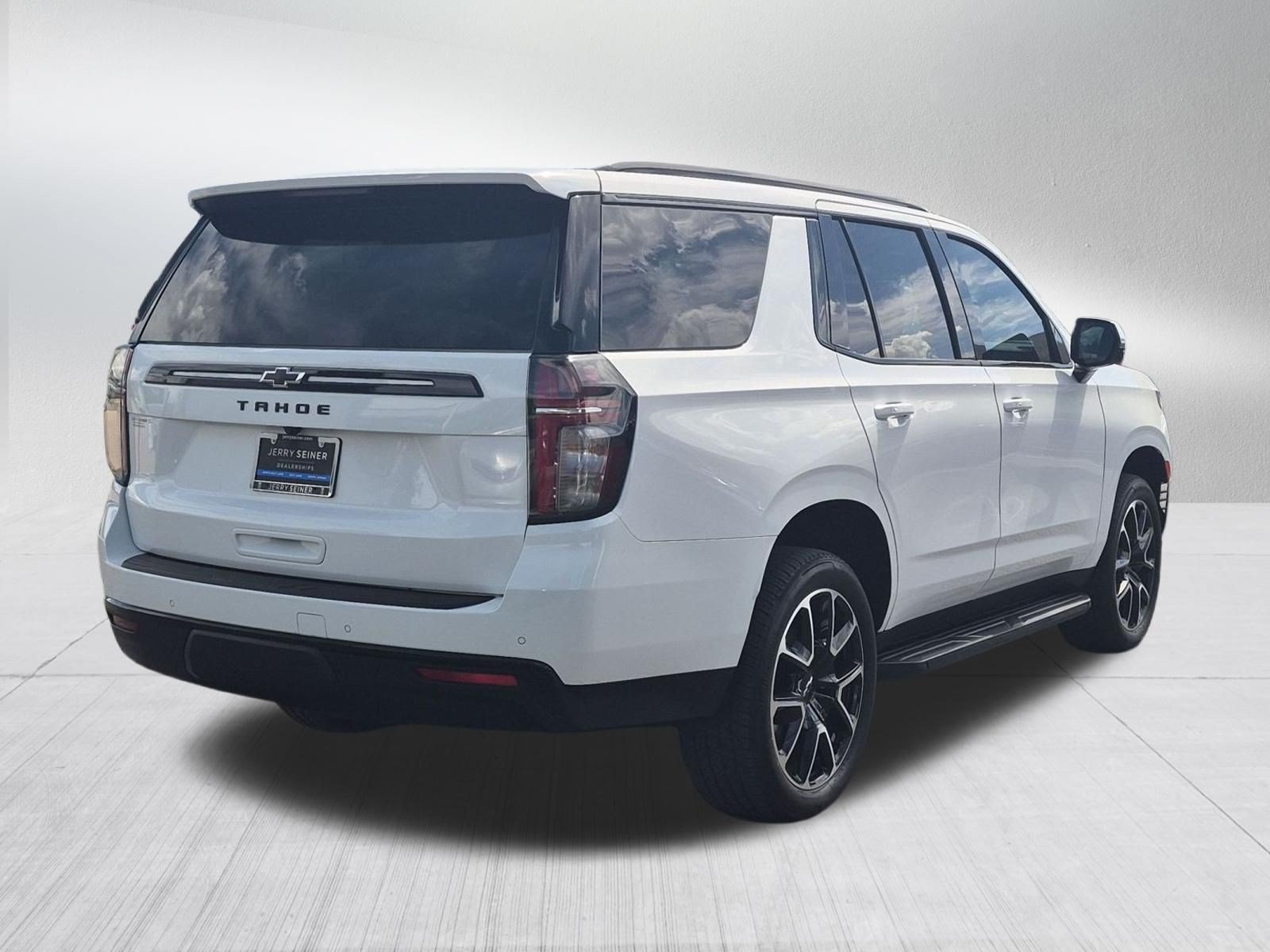 Certified 2024 Chevrolet Tahoe RST w/ Luxury Package AWD/4WD image 6