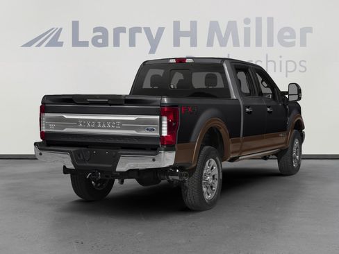 Used 2019 Ford F250 Lariat w/ Lariat Ultimate Package image 4