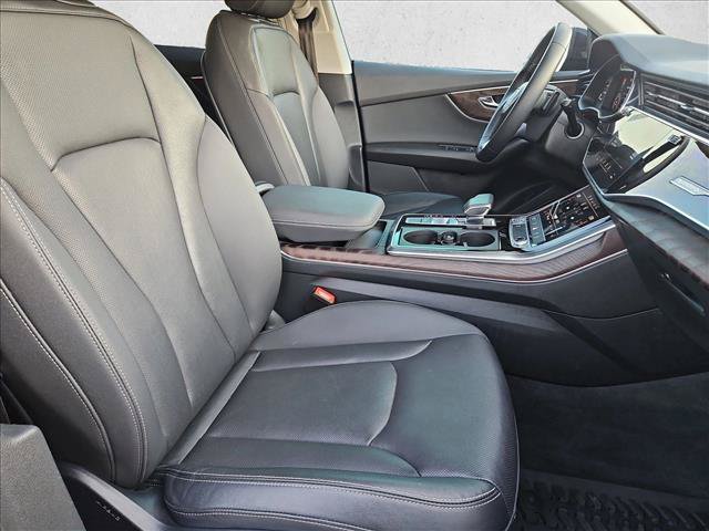 Used 2020 Audi Q8 Premium Plus w/ Premium Plus Package AWD/4WD image 22