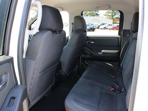 Used 2022 Nissan Frontier SV AWD/4WD image 16