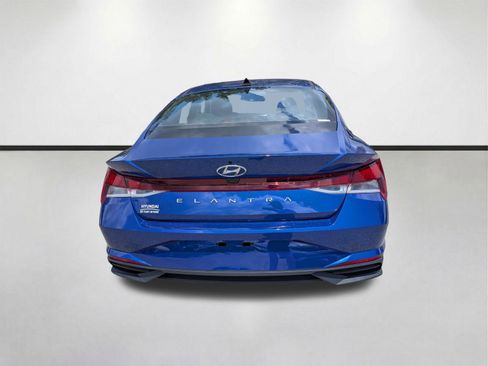 Used 2022 Hyundai Elantra SEL FWD image 5