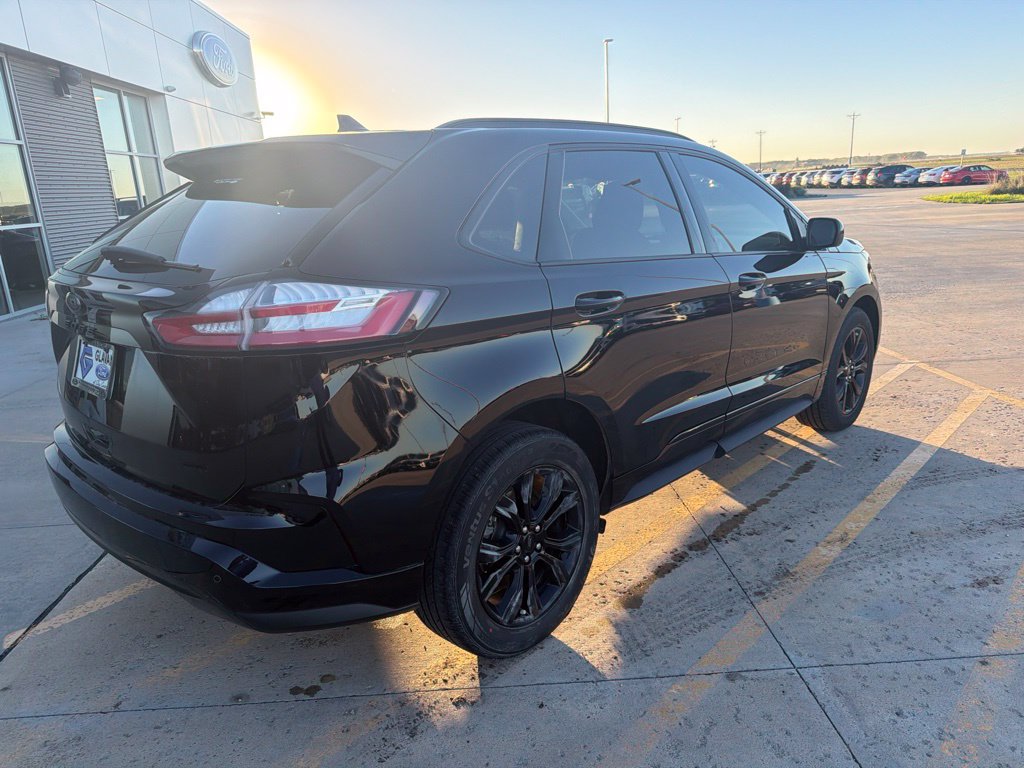 Used 2024 Ford Edge SE w/ Black Appearance Package AWD/4WD image 7