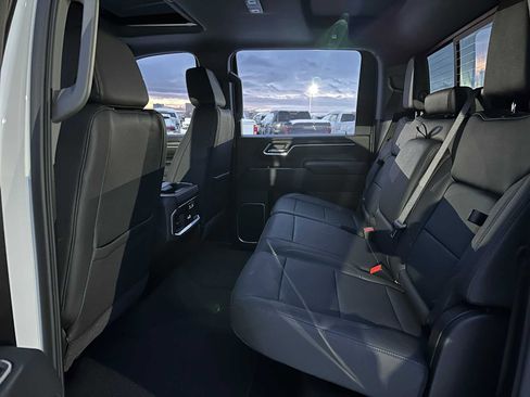 New 2026 GMC Sierra 2500 SLT w/ SLT Convenience Package image 16