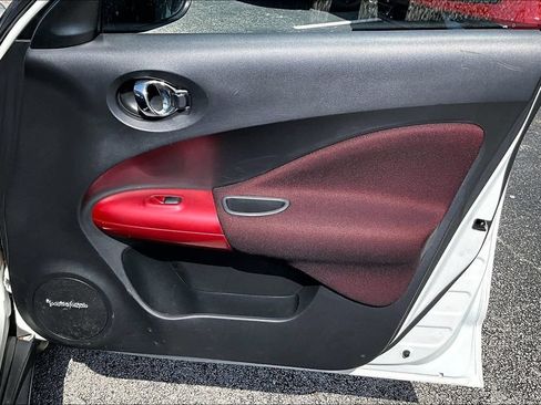 Used 2016 Nissan Juke SV w/ Technology Package FWD image 23
