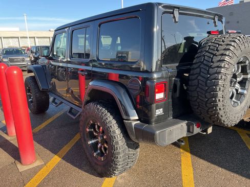 Used 2021 Jeep Wrangler Unlimited Sahara image 7