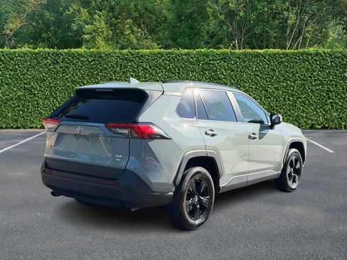 Used 2021 Toyota RAV4 XLE AWD/4WD image 3