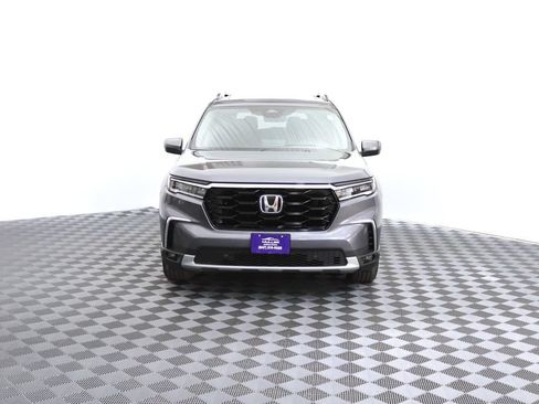 Used 2024 Honda Pilot Touring image 4