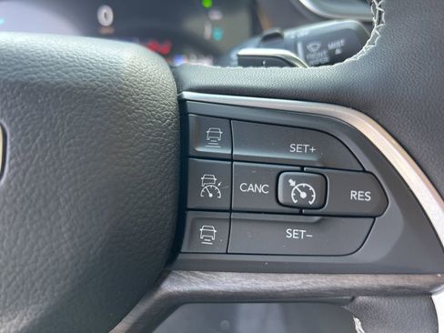 New 2024 Jeep Grand Cherokee Limited 4xe image 14