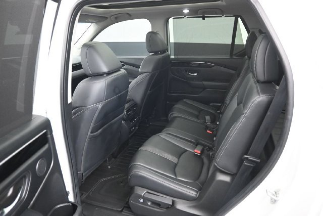Used 2023 Honda Pilot Touring image 10