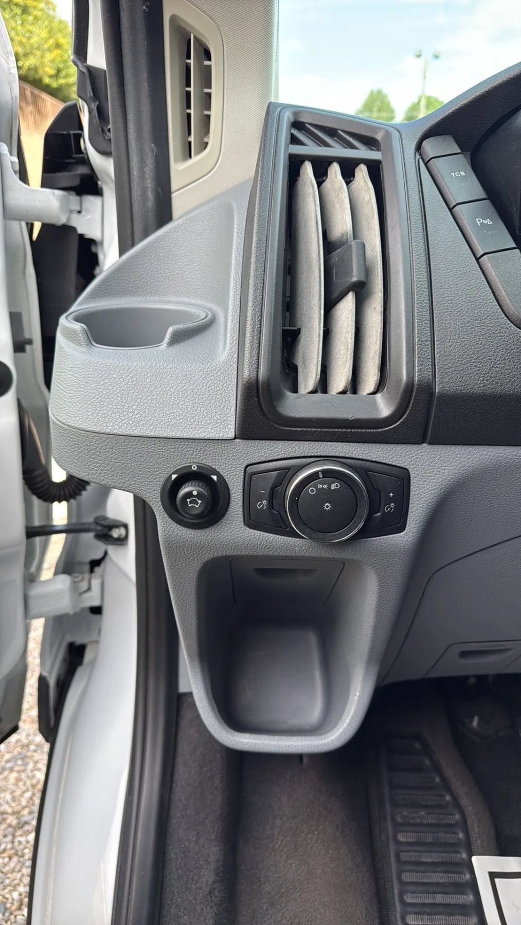 Used 2017 Ford Transit 150 XL RWD image 13