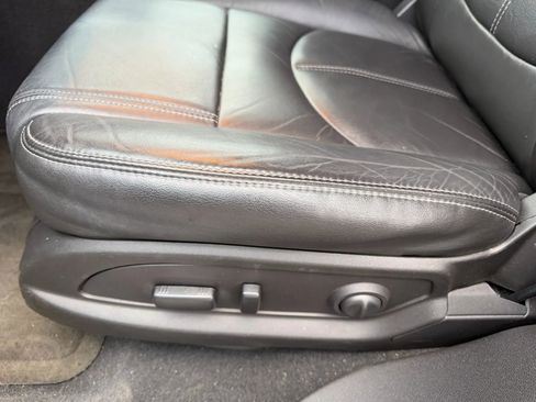 Used 2016 GMC Acadia SLT image 16