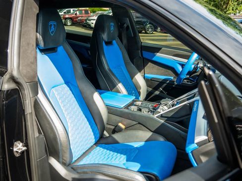 Used 2021 Lamborghini Urus AWD/4WD image 16