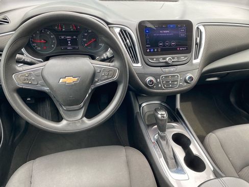 Used 2020 Chevrolet Malibu LT FWD image 17